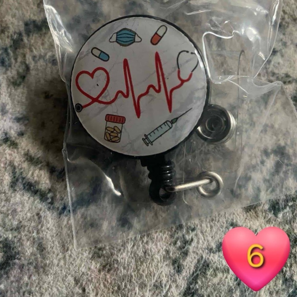 ❤️🩺 Heartbeat stethoscope Clip-on, Retractable Badge Holder